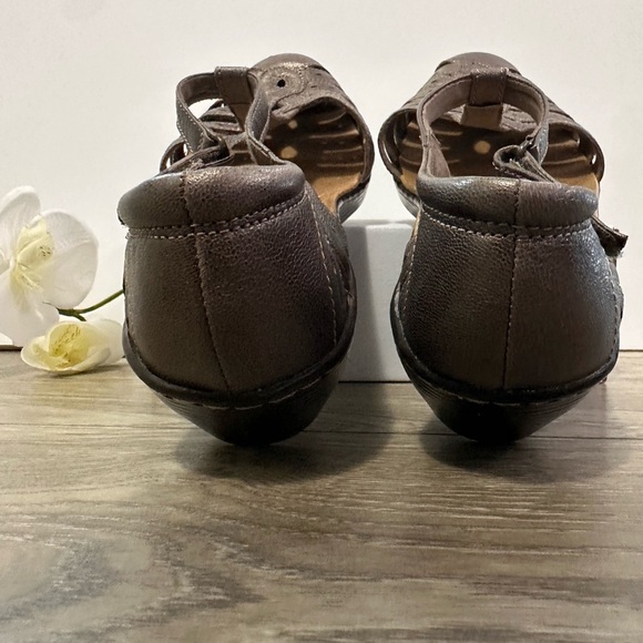 🤎 Clarks Mary Jane Style Heels – Brown (Size 9.5, NWOT) 🤎 - Picture 3 of 8